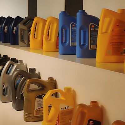 Αγορά Φαρμακοποιία 1-5L Λιπαντική γραμμή πλήρωσης πλήρως αυτόματο έλεγχο online manufacture